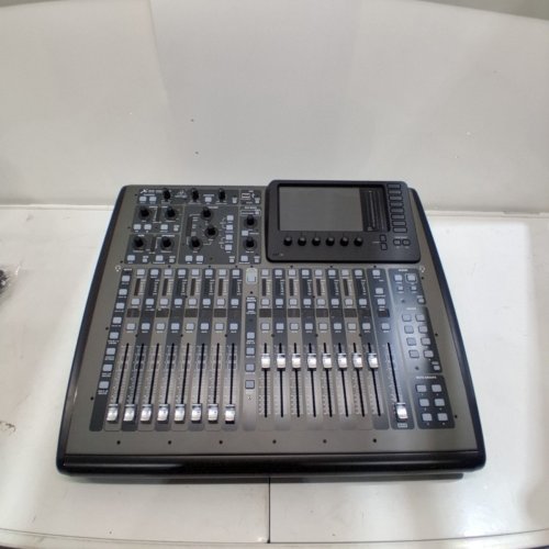 BEHRINGER X32 COMPACT 40-CHANNEL DIGITAL MIXER, 17 FULLY AUTOMATED MOTORIZED 100 MM FADERS - BLACK (MODEL: X32 COMPACT) image 10