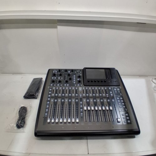 BEHRINGER X32 COMPACT 40-CHANNEL DIGITAL MIXER, 17 FULLY AUTOMATED MOTORIZED 100 MM FADERS - BLACK (MODEL: X32 COMPACT) image 13