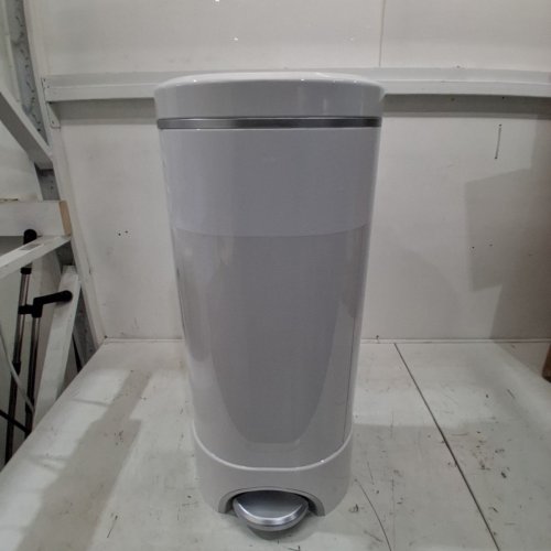 MUNCHKIN STEP DIAPER PAIL POWERED BY ARM & HAMMER - WHITE - (MODEL: 15901) image 2