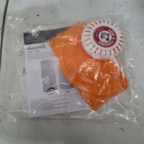 MUNCHKIN STEP DIAPER PAIL POWERED BY ARM & HAMMER - WHITE - (MODEL: 15901) image 3