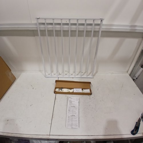 SAFETY 1ST TOP OF STAIRS EXPANDING METAL BABY/PET GATE ADJUSTABLE - 27" - 42" X 28" - WHITE (MODEL: GA090CWHOF2) image 2