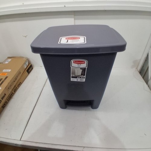 RUBBERMAID STEP-ON PEDAL BIN - 31.4 LITRES - GREY (MODEL: FG284187CYLND) image 2