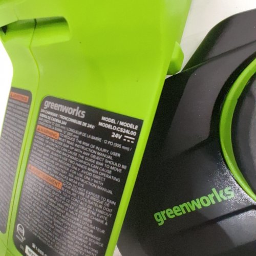 GREENWORKS BRUSHLESS CHAINSAW WITH BATTERY AND CHARGER - 24V - 12" - GREEN (MODEL: CS24L00) image 4