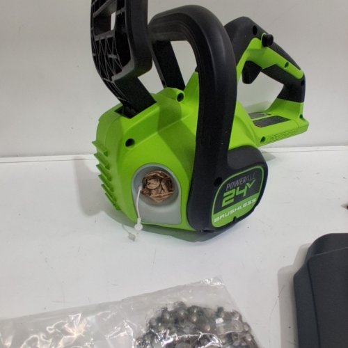 GREENWORKS BRUSHLESS CHAINSAW WITH BATTERY AND CHARGER - 24V - 12" - GREEN (MODEL: CS24L00) image 6
