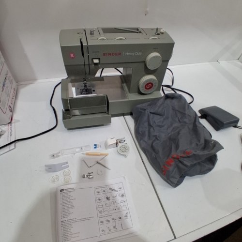 SINGER 4452 HEAVY DUTY SEWING MACHINE, GREY image 3