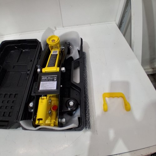 VEVOR PORTABLE LOW PROFILE STEEL FLOOR JACK WITH SINGLE PISTON QUICK LIFT PUMP & TRAVEL CASE - 5"-12" LIFT HEIGHT - 3300LB CAPACITY - YELLOW/BLACK (MODEL: VL-80015) image 2