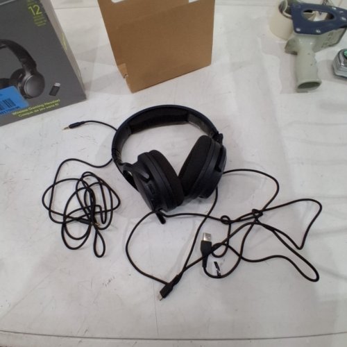 ONN. RECHARGEABLE WIRELESS GAMING HEADSET WITH 2.4 GHZ USB CONNECTOR - BLACK (MODEL: 100025012) image 3