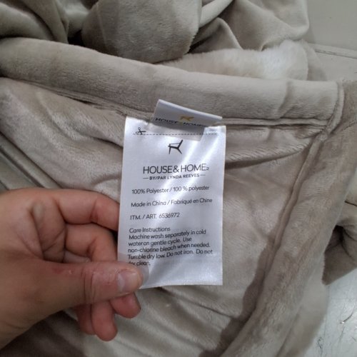 HOUSE & HOME BY/PAR LYNDA REEVES PLUSH THROW BLANKET - BEIGE (MODEL: 6536972) image 3