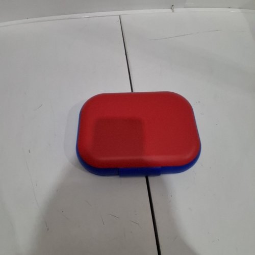 KIDS BENTGO LUNCHBOXES WITH DIVIDERS AND ICE PACKS - RED/WHITE (MODEL: 1997883) image 2