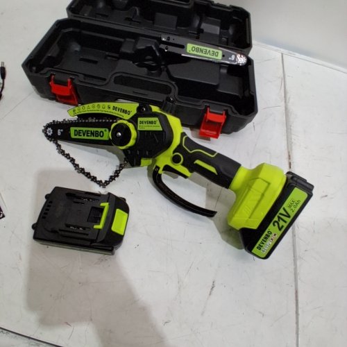 DEVENBO CORDLESS HANDHELD ELECTRIC PORTABLE MINI CHAINSAW - 6" / 880W / 2000 MAH BATTERY - BLACK / GREEN (MODEL: ZHDJ-01) image 2