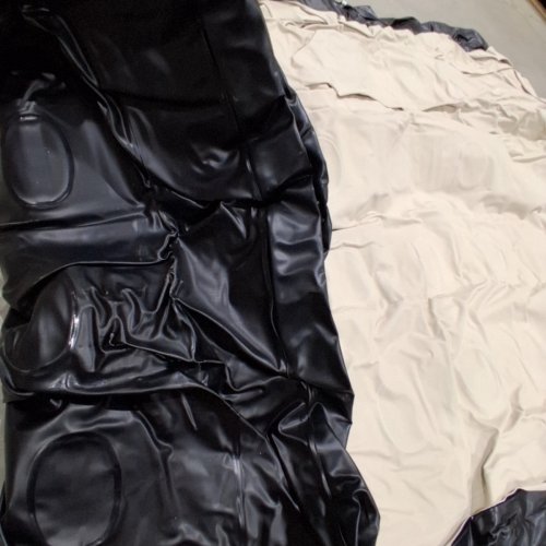 CHERIMOR AIR MATTRESS WITH BUILT IN PUMP - QUEEN - BLACK/WHITE (MODEL: A-Q-18-BKWH) image 4