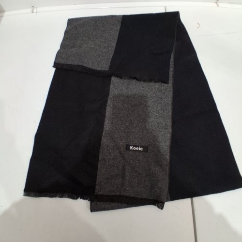 KOEIE COLOR BLOCK SCARF - BLACK AND GRAY image 2