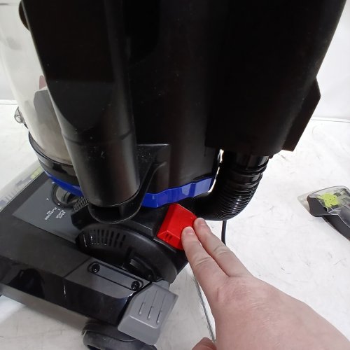 BISSELL CLEANVIEW SWIVEL VACUUM WITH TRIPLE ACTION BRUSH ROLL - BLACK/BLUE (MODEL: 3832C) image 3