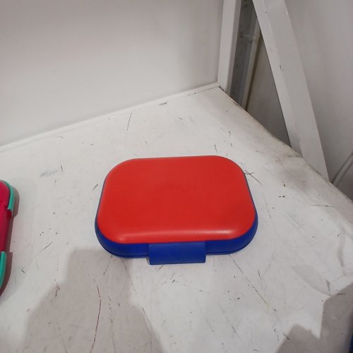 KIDS BENTGO CHILL LUNCHBOX WITH FOUR COMPARTMENTS - 4 1/3 CUPS - RED/BLUE image 3