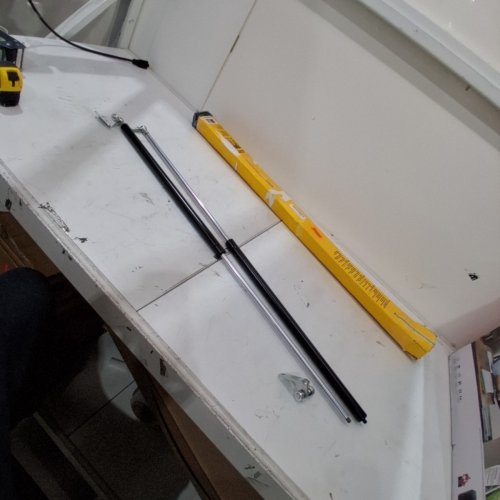 2PK ARANA GAS PROP STRUTS SHOCKS WITH L MOUNTING BRACKETS - 30"/200LBS MAX - BLACK image 2