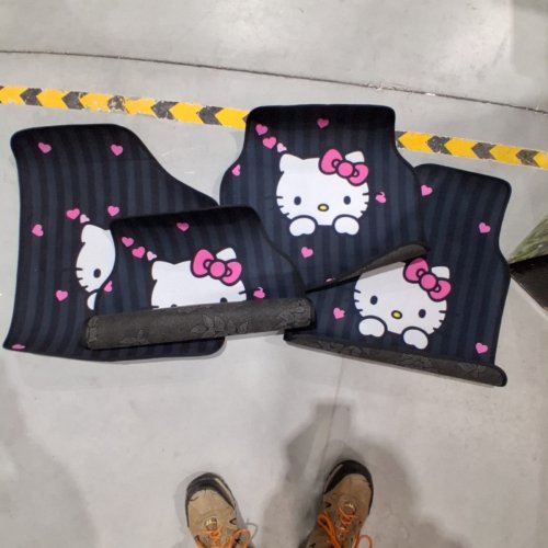 4PC HELLO KITTY AUTOMOTIVE FLOOR MATS - BLACK, PINK AND WHITE image 2