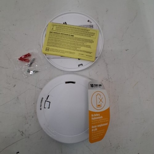 FIRST ALERT SLIM DESIGN BATTERY OPERATED SMOKE ALARM - WHITE (MODEL: PR710A-6) image 2