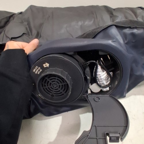 INTEX DURA-BEAM PLUS PILLOW REST AIR MATTRESS WITH BUILT-IN PUMP - QUEEN 16-1/2" - BLACK image 3