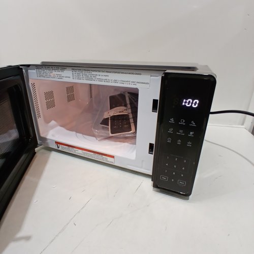 CHEFMAN COUNTERTOP MICROWAVE OVEN - 0.7 CU. FT - BLACK (MODEL: RJ55-7-V2-CA) image 2