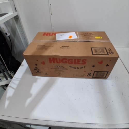 210PK HUGGIES SNUG AND DRY DIAPERS - SIZE 3 - WHITE image 2