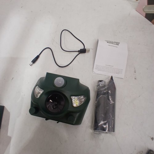 OUTSWEAT ULTRASONIC SOLAR POWERED ANIMAL REPELLER WITH MOTION SENSOR AND FLASHING LIGHTS - GREEN/BLACK (MODEL: KS-0627) image 2