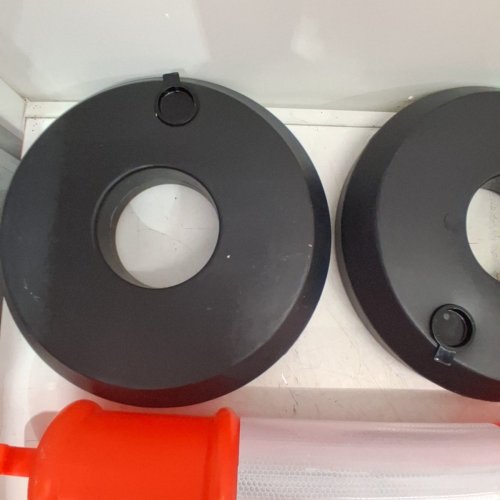 3PK VEVOR TRAFFIC DELINEATOR POSTS - 45" - ORANGE/WHITE/BLACK image 3