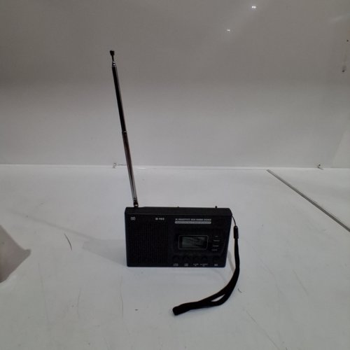 PORTABLE MULTI-BAND RADIO AND ALARM CLOCK - BLACK (MODEL: W-902U) image 3