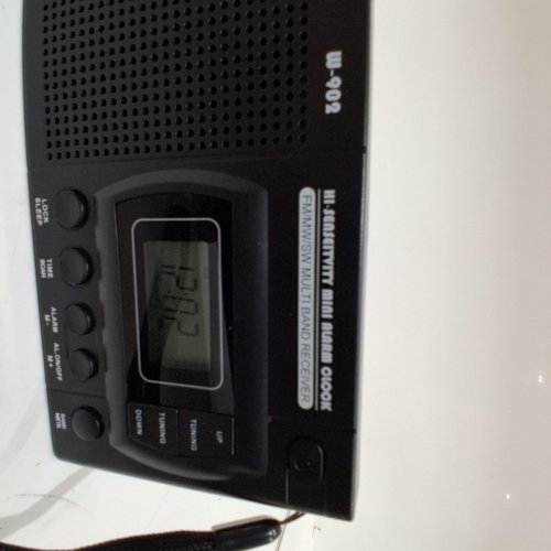 PORTABLE MULTI-BAND RADIO AND ALARM CLOCK - BLACK (MODEL: W-902U) image 4