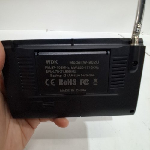 PORTABLE MULTI-BAND RADIO AND ALARM CLOCK - BLACK (MODEL: W-902U) image 5