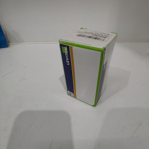 LEVITON INDUSTRIAL GRADE LOCKING PLUG - 30 AMP - 125/250V (MODEL: 2711) image 2