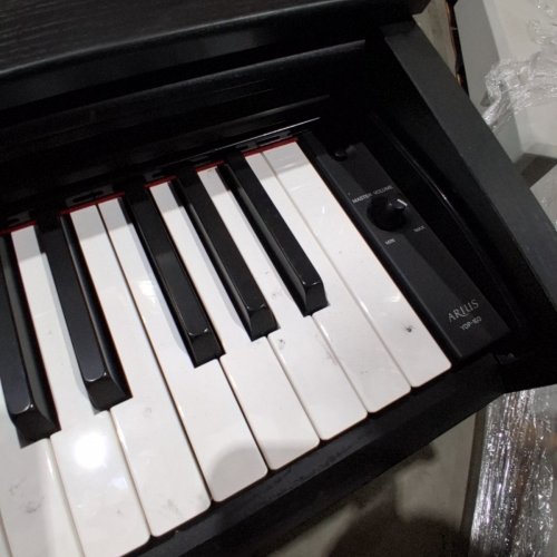 2PC YAMAHA 88-KEY DIGITAL PIANO WITH 3 PEDALS + STOOL - BLACK - (MODEL: YDP-103B) image 8