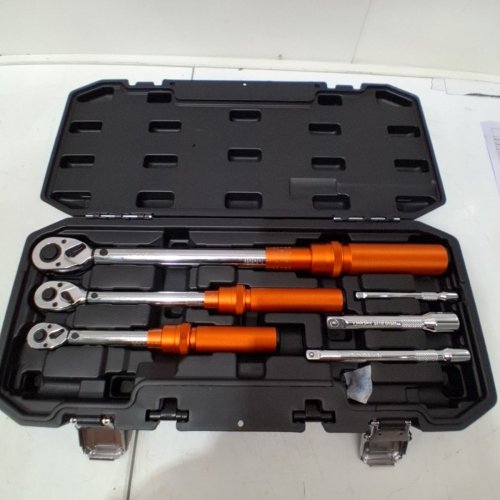 VEVOR CLICK TORQUE WRENCH SET CERTIFIED (MODEL: HG-14381206) image 2