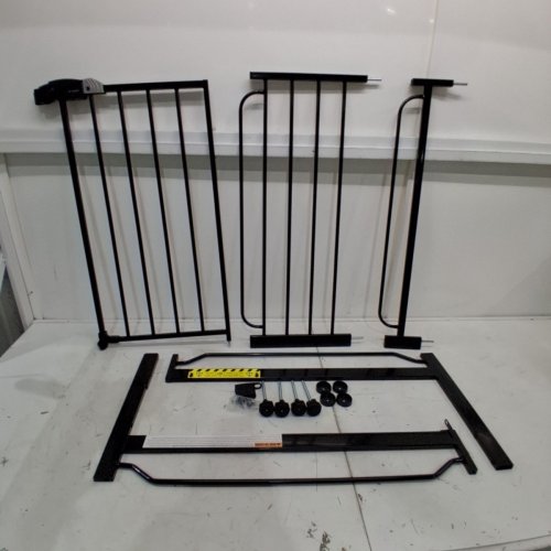 REGALO EASY STEP ADJUSTABLE EXTRA WIDE METAL SAFETY GATE, 30" X 29" - 49" - BLACK (MODEL: 1164EBDS) image 2