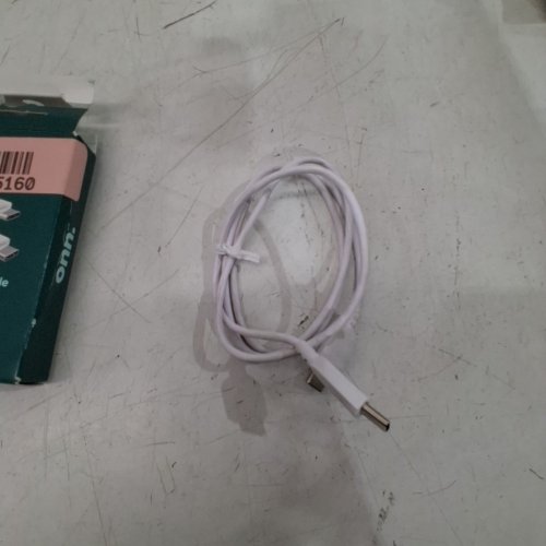 ONN. CHARGE AND SYNC USB-C TO USB-C CABLE - 3FT- WHITE image 2
