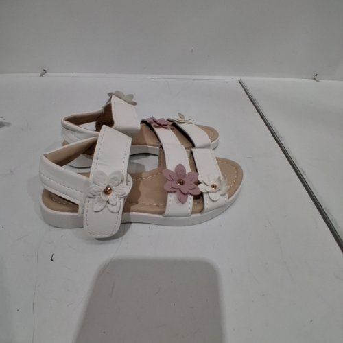 GIRLS VELCRO FLOWER SANDALS - SIZE 12 - WHITE/PINK image 3