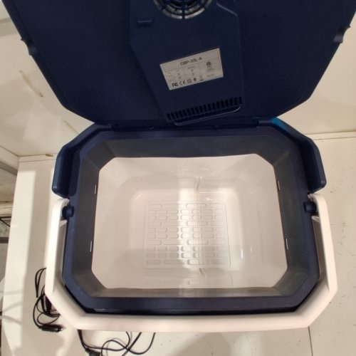 GARVEETECH ELECTRIC COOLER & WARMER PORTABLE CAR REFRIDGERATOR - 33L - BLUE (MODEL: CBP-33L-A) image 5