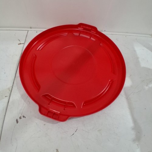 RUBBERMAID BRUTE HEAVY DUTY ROUND TRASH CAN CONTAINER LID FOR 32 GAL BINS - RED (MODEL: 1893163) image 2