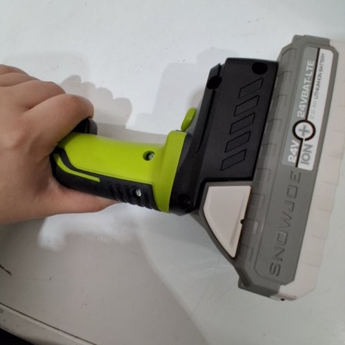 SUN JOE CORDLESS TELESCOPING POLE PRUNER WITH BATTERY- 24 V - 4FT-5.83FT GREEN/BLACK (MODEL: 24V-LRPL2-LTE-SJG) image 2
