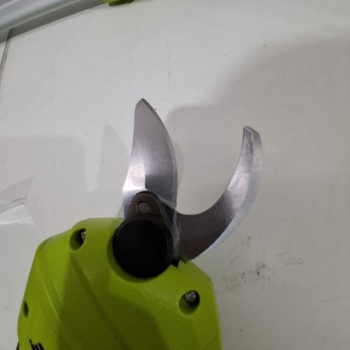 SUN JOE CORDLESS TELESCOPING POLE PRUNER WITH BATTERY- 24 V - 4FT-5.83FT GREEN/BLACK (MODEL: 24V-LRPL2-LTE-SJG) image 7