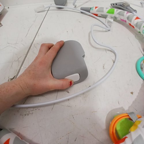 BRIGHT STARTS SAFARI FUN PORTABLE 3-POINT HARNESS VIBRATING BOUNCER WITH TOY BAR - SAFARI/MULTICOLORED (MODEL: 12204) image 2