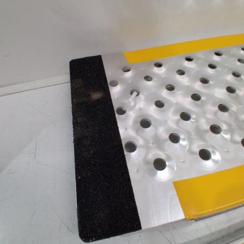 2PK GARVEE ALUMINUM LAWN MOWER RAMPS - 47" 800LB MAX - SILVER/YELLOW (MODEL: 7A7WX) image 6