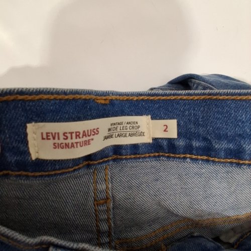WOMEN'S LEVI STRAUSS SIGNATURE VINTAGE WIDE LEG CROPPED JEANS - SIZE 2 - BLUE image 2