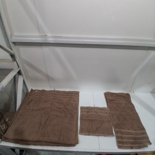 6PC BATHROOM TOWEL SET - 2 PIECES OF EACH SIZE - 52" X 27", 13" X 13", 28" X 13" - BROWN image 2
