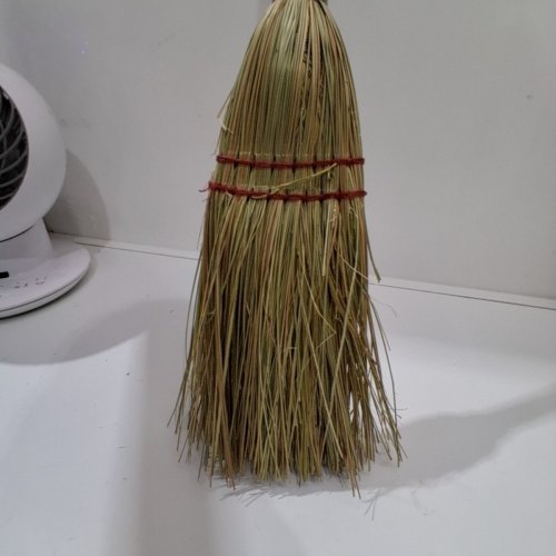 CARLISLE FLO-PAC SHORT LENGTH LOBBY BROOM CORN BROOM - 34" - RED (MODEL: 368100) image 3