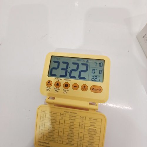 MEESMEEK SMALL FOLDABLE DIGITAL ALARM CLOCK - YELLOW (MODEL: 6201) image 2