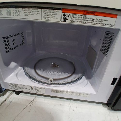 BLACK+DECKER COMPACT DIGITAL MICROWAVE OVEN - 0.7CU.FT - BLACK (MODEL#: EM720C2RD) image 4