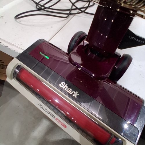 SHARK ROTATOR LIFT-AWAY ADV WITH POWERFINS HAIRPRO BRUSHROLL UPRIGHT CORDED VACUUM - 10.7" CLEANING PATH - BURGANDY RED/ GOLD (MODEL: LU240C XO) image 2