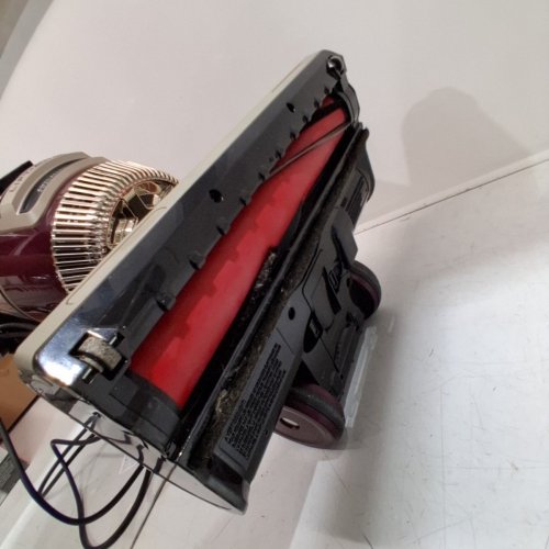 SHARK ROTATOR LIFT-AWAY ADV WITH POWERFINS HAIRPRO BRUSHROLL UPRIGHT CORDED VACUUM - 10.7" CLEANING PATH - BURGANDY RED/ GOLD (MODEL: LU240C XO) image 6