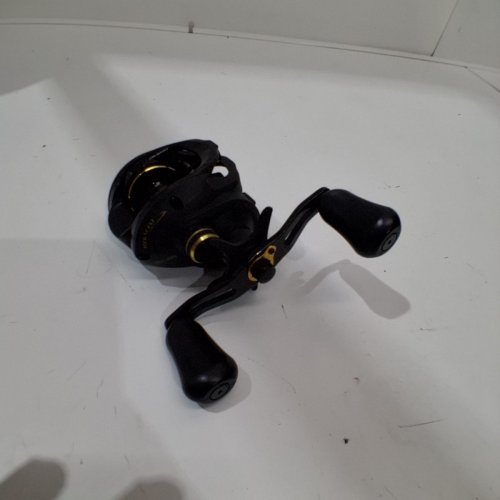 BPS MEGACAST BAIT CASTER REEL - 6:6:1 RATIO RIGHT HANDLED - BLACK (MODEL: MGT10HA) image 2