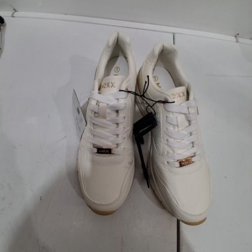 WOMEN'S MEXX CASUAL SNEAKER SHOES - SIZE 9 - WHITE/GOLD image 3
